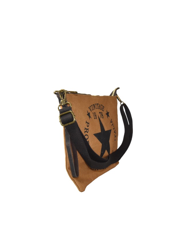 Woman leather pochette 100% made...