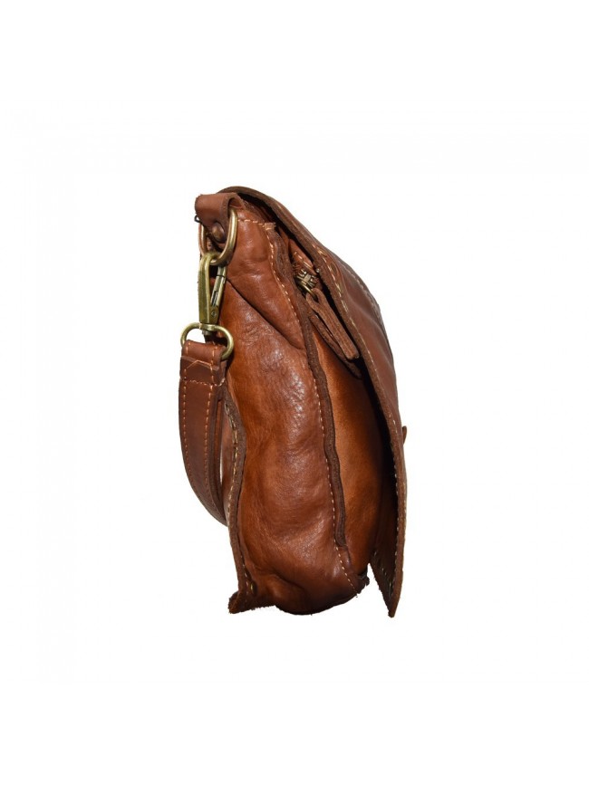 Borsa a tracolla e pochette in pelle...