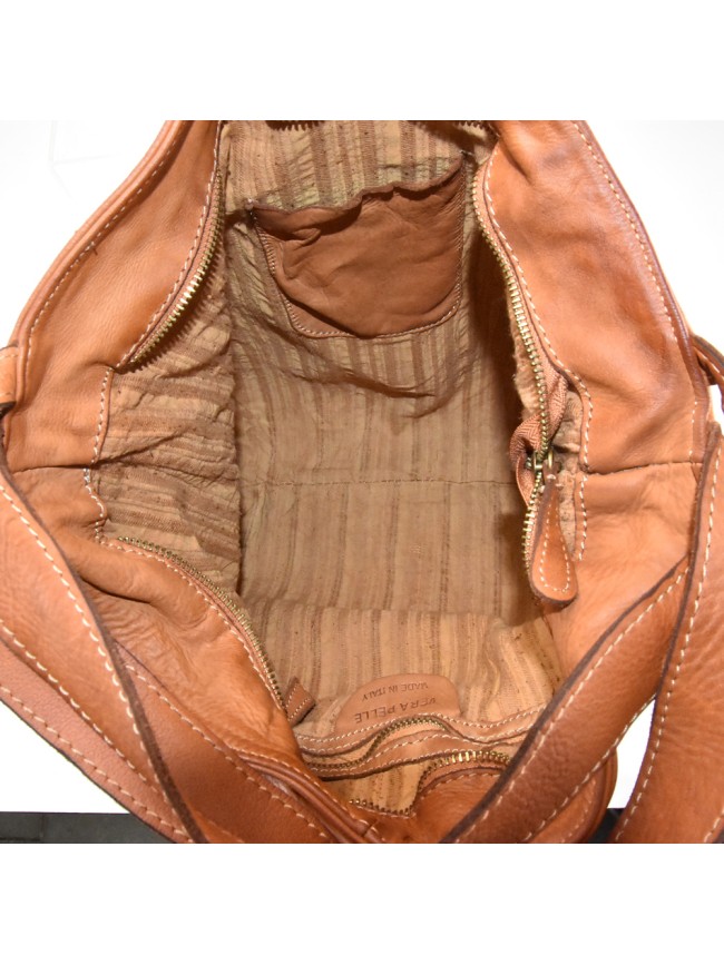 Convertible shoulder bag in backpack... Convertible shoulder bag in backpack...