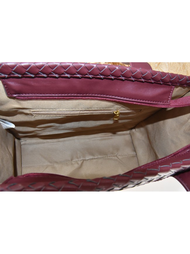 Woman woven synthetic leather hand... Woman woven synthetic leather hand...