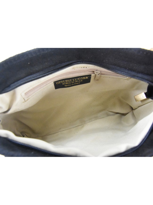 Woman leather pochette with fringes...