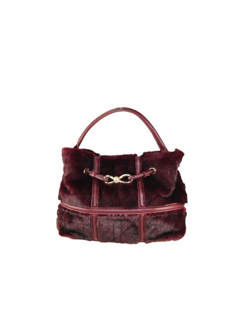 Woman synthetic fur...