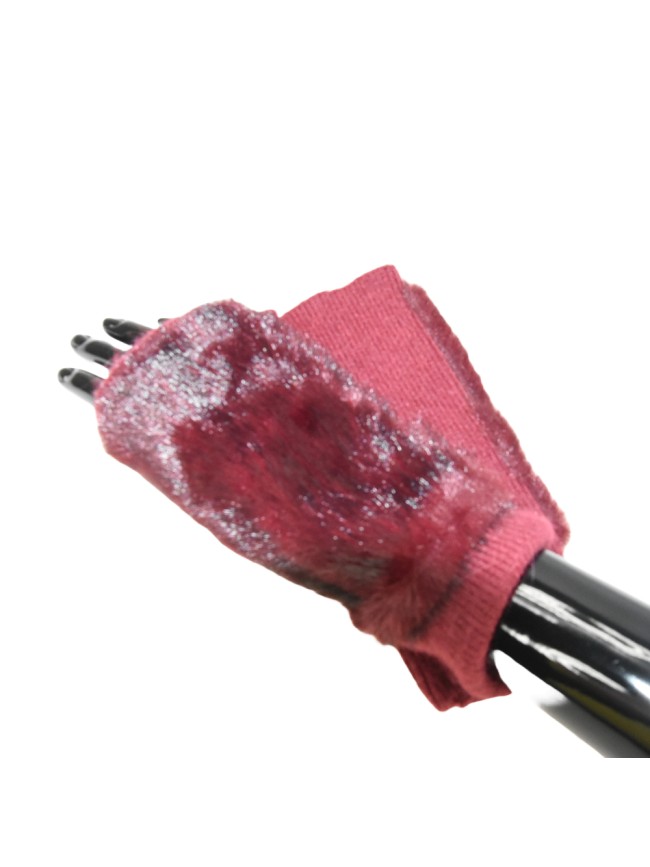 Glove soft fabric with synthetic fur... Glove soft fabric with synthetic fur...