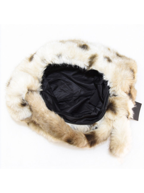 Woman synthetic fur hand... 2